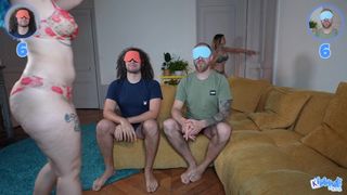 Khalamite y amiga mamando penes y folladas en orgía salvaje