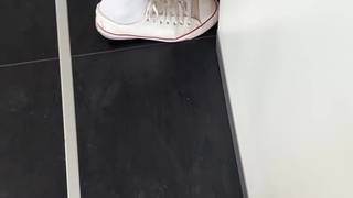 Les dan ganas de follarse justo cuando buscan el coche en el garaje