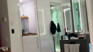 Margot desea que le pongan semen en la boca tras ammar mucho