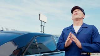 Trío en la limusina entre Blake Blossom y Hailey con Mick