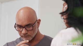 Christian se hae una paja con las tetas de Anissa Kate y Skylar Snow