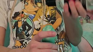 Que rico es ver a una rubia jugando con su dildo entre las piernas