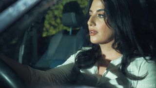 Michael rasga sus medias y folla a su secretaria Karla Lane