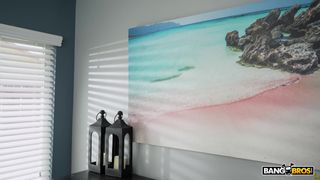 La Robot Lacey chupa la polla cuando está activada en modo puta