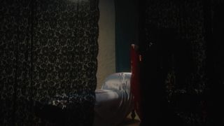 Una película muy erótica de Cane Honey tras caer la noche en casa