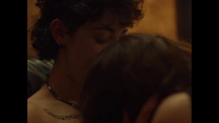 Mar Nantas se hace lamer el coño después de haber doblado un porno