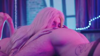 Gracie Jane despliega un polvo pansexual con Viktor Belmont