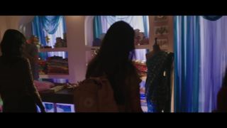 Chica india caliente es follada apasionadamente en una tienda