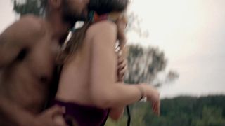 Mickey Mod hace que Maria Agrado se someta a él en público