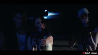 La agente Blake Blossom confronta al sheriff Isiah Maxwell y lo folla