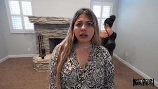 Parker Ambrose, se folla a Isabella Jules durante una puerta abierta!