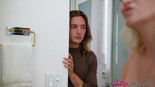 Ryan Keely está teniendo una aventura con su hijastro Axel Haze